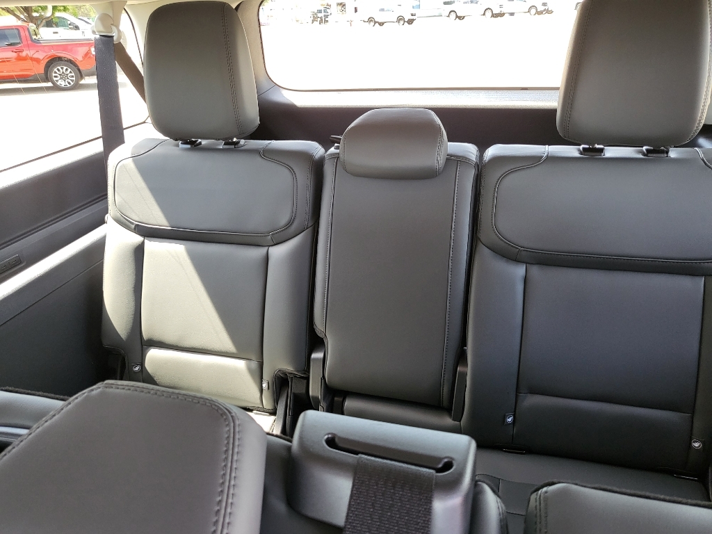 2026 Ford Expedition MAX Active - Star White Metallic Tri-Coat exterior view 19