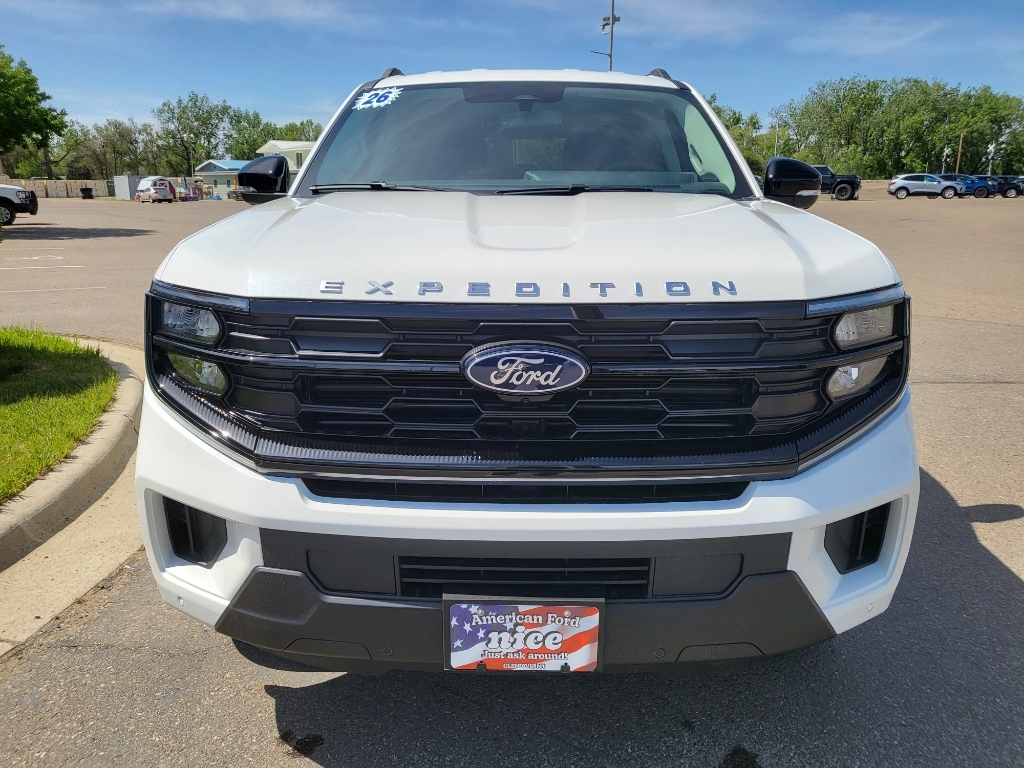 2026 Ford Expedition MAX Active - Star White Metallic Tri-Coat exterior view 2