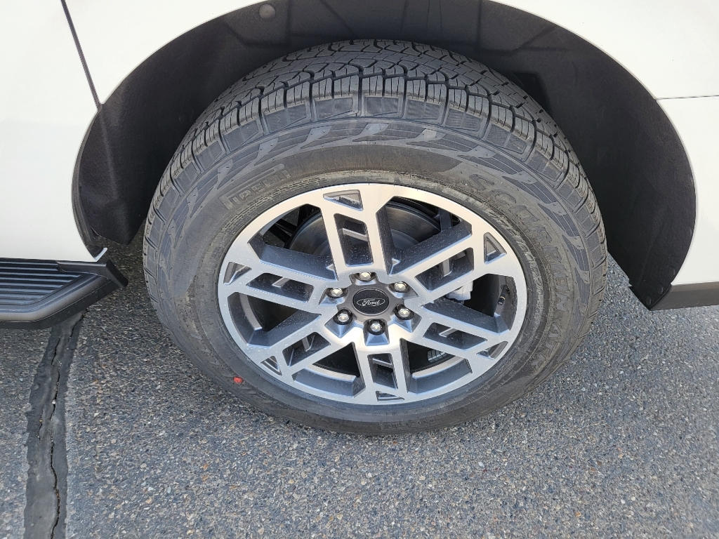 2026 Ford Expedition MAX Active - Star White Metallic Tri-Coat exterior view 8