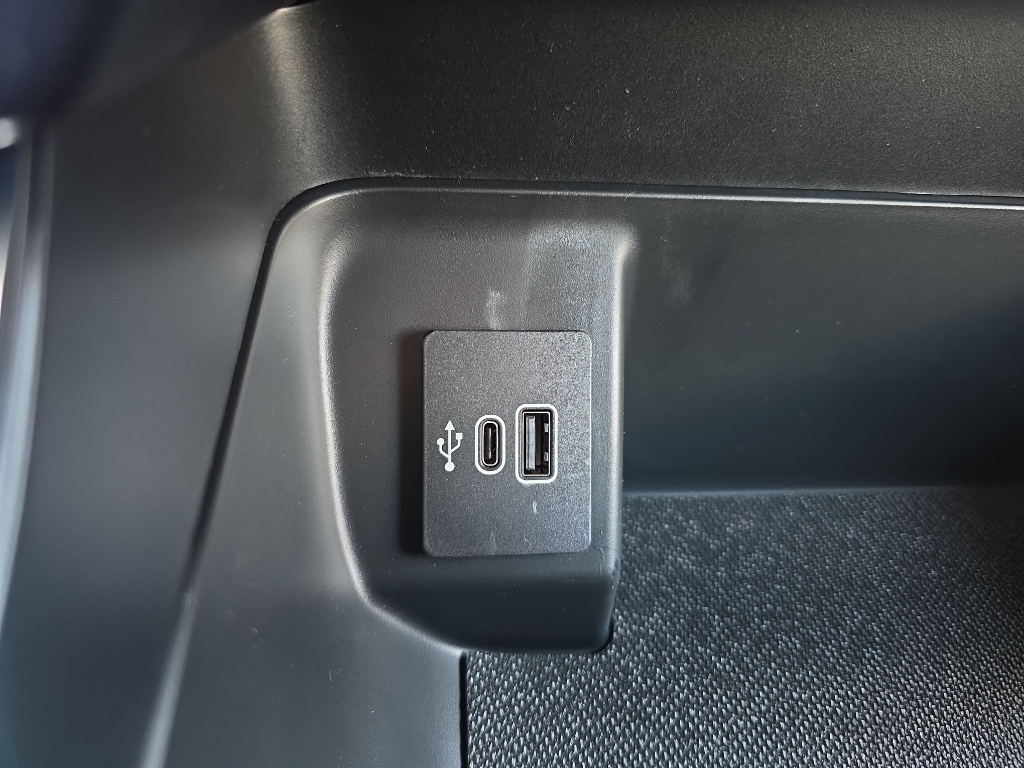 2026 Ford F-150 XLT - Iconic Silver Metallic exterior view 16