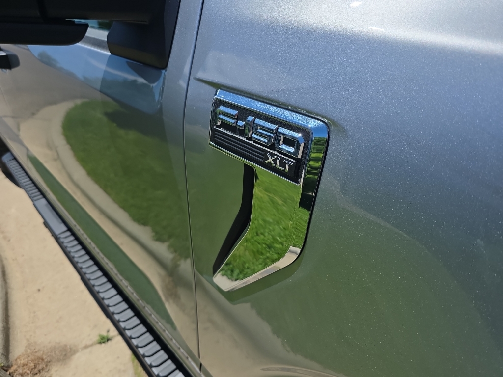 2026 Ford F-150 XLT - Iconic Silver Metallic exterior view 20