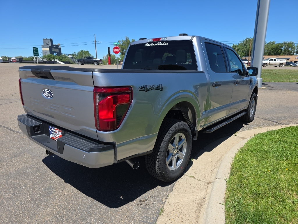 2026 Ford F-150 XLT - Iconic Silver Metallic exterior view 4