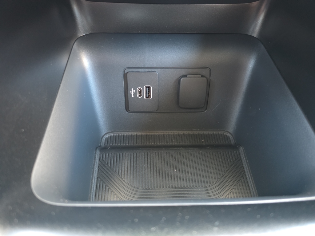 2026 Ford Explorer Active w/200A Pkg - Carbonized Gray Metallic exterior view 11