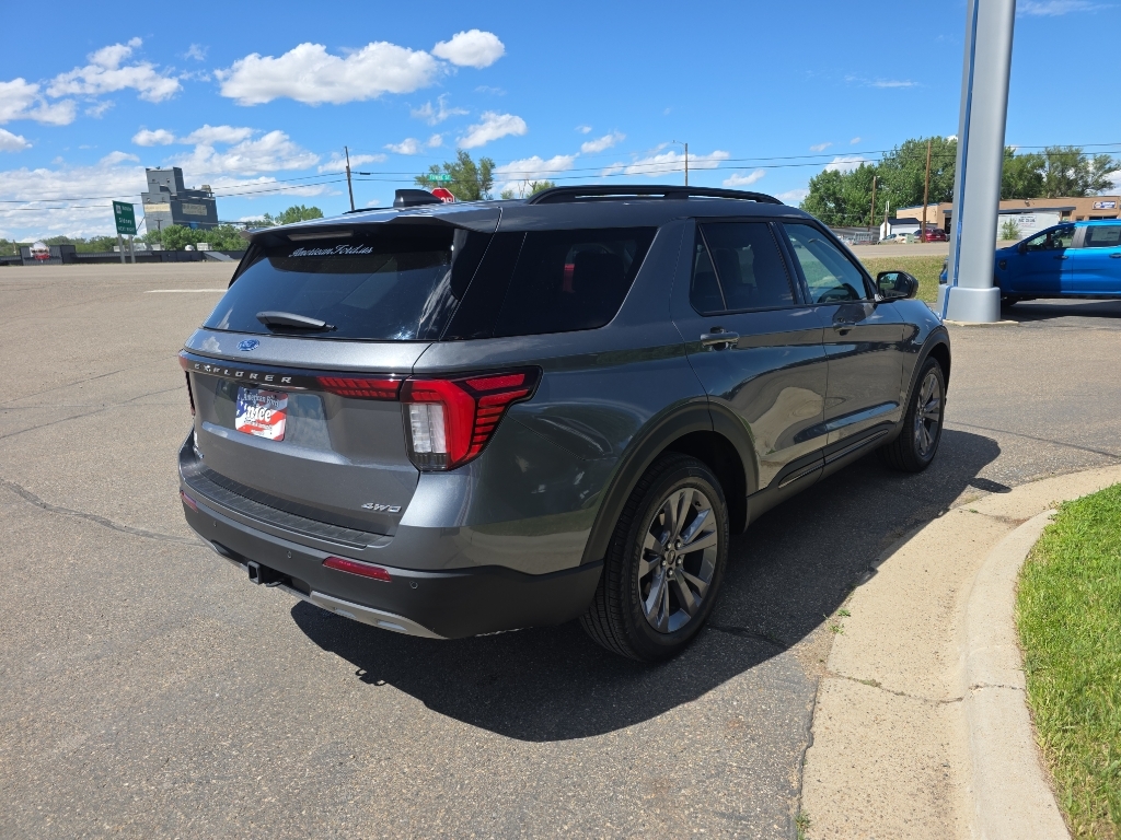 2026 Ford Explorer Active w/200A Pkg - Carbonized Gray Metallic exterior view 4
