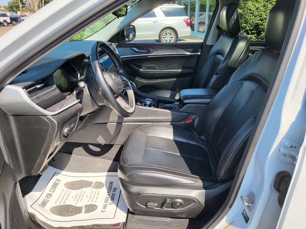 2022 Jeep Grand Cherokee L Limited - Bright White Clearcoat exterior view 9