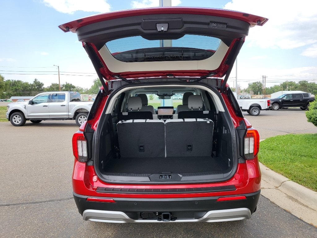 2026 Ford Explorer Platinum - Rapid Red Metallic Tinted Clearcoat exterior view 6