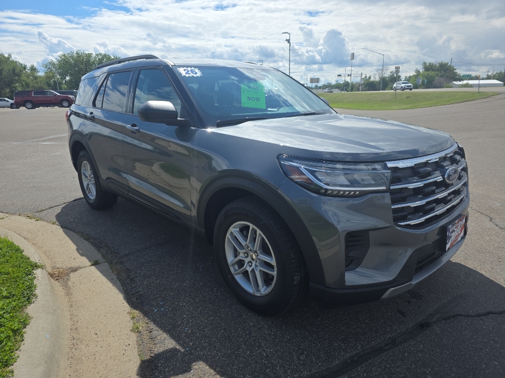 2026 Ford Explorer Active w/200A Pkg - Carbonized Gray Metallic exterior view 3