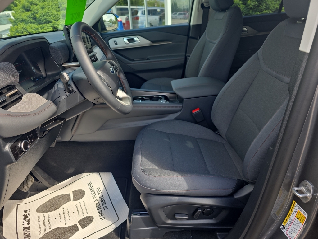 2026 Ford Explorer Active w/200A Pkg - Carbonized Gray Metallic exterior view 17