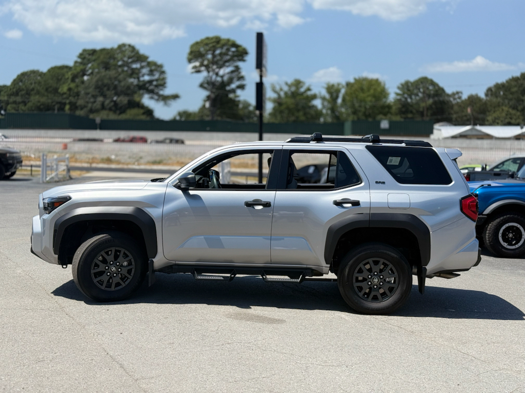 2025 Toyota 4Runner SR5 photo 4