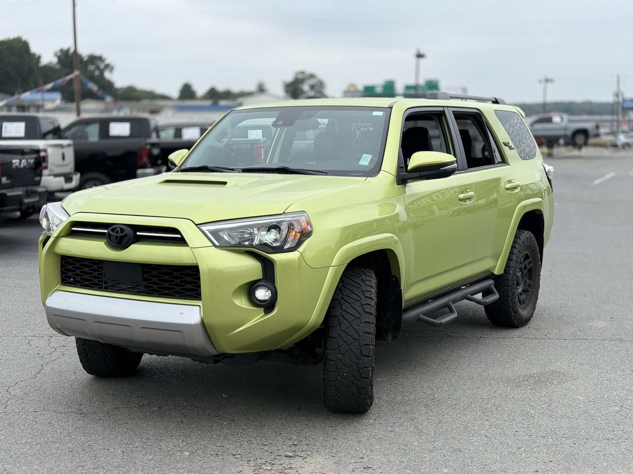 2023 Toyota 4Runner TRD Off Road Premium photo 3
