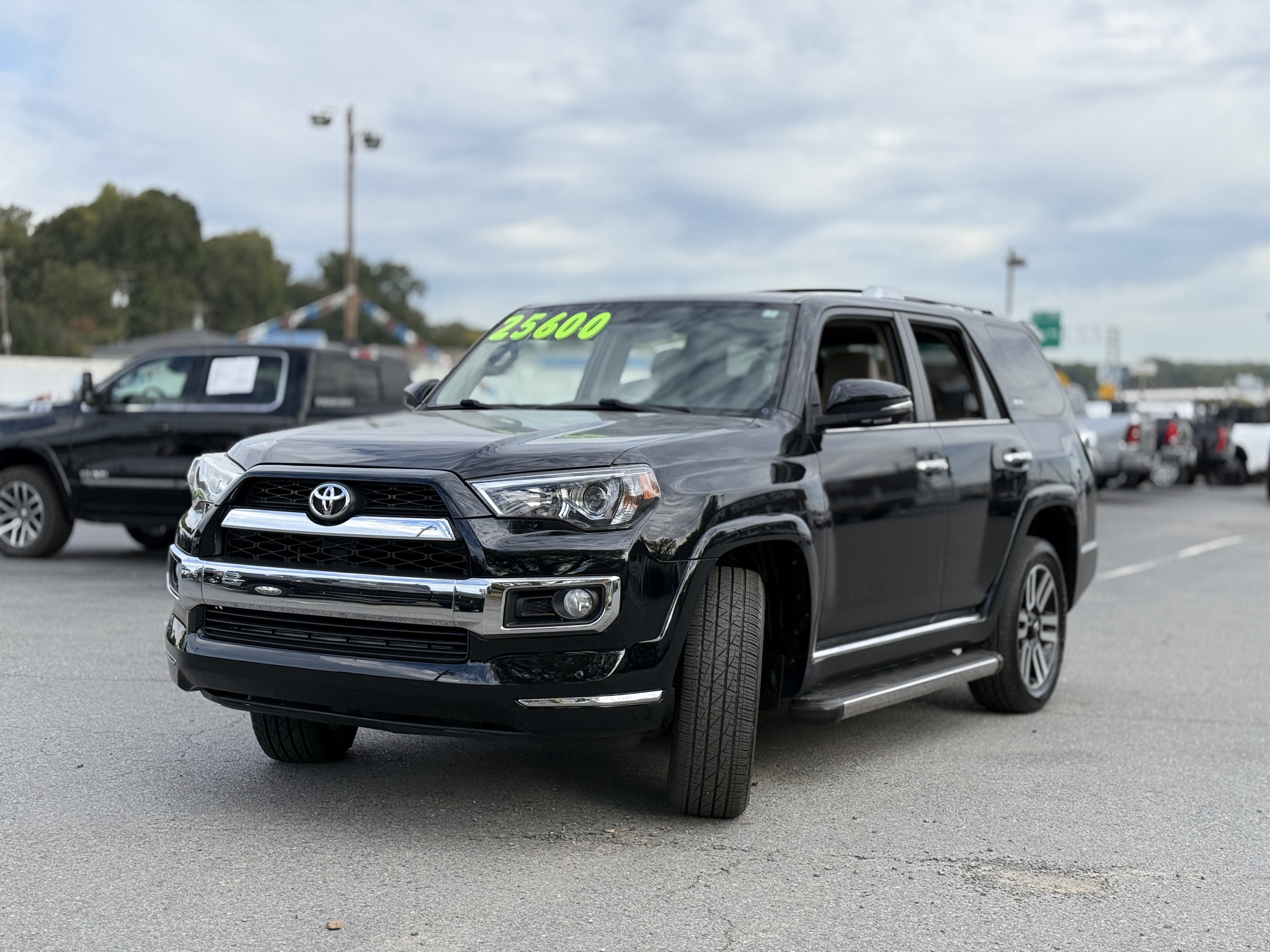 2018 Toyota 4Runner Limited photo 3