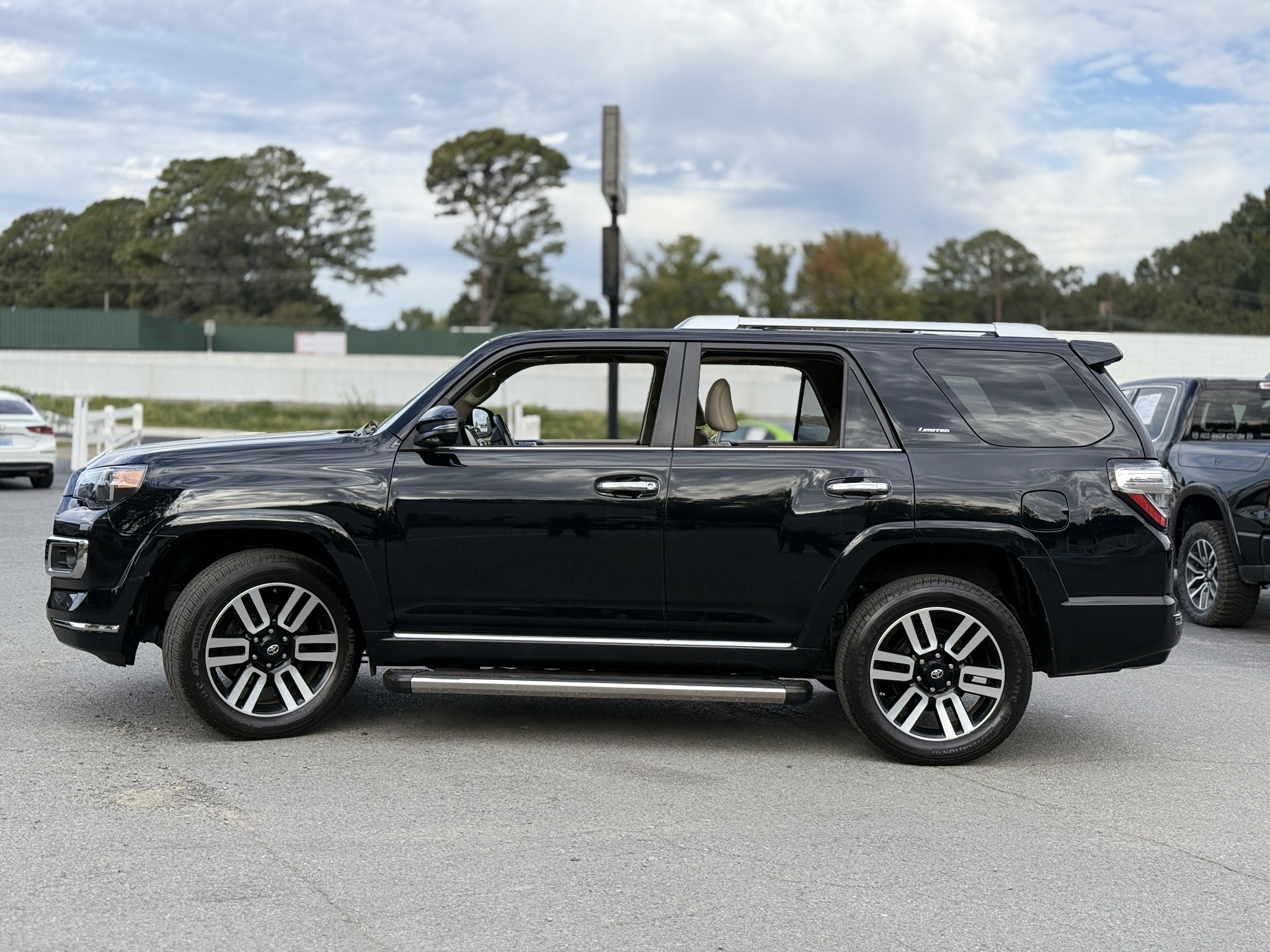 2018 Toyota 4Runner Limited photo 4