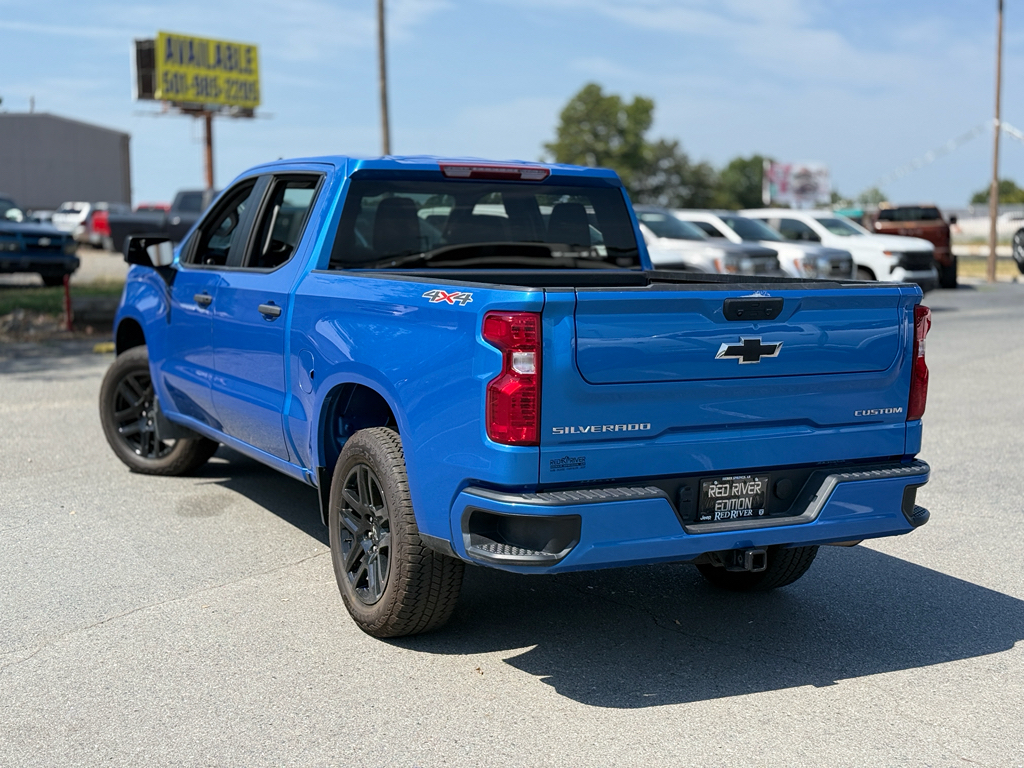 2025 Chevrolet Silverado Custom photo 5