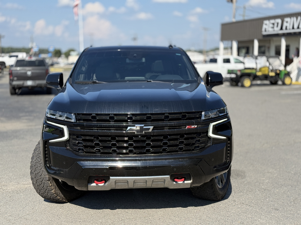 2023 Chevrolet Suburban Z71 photo 2