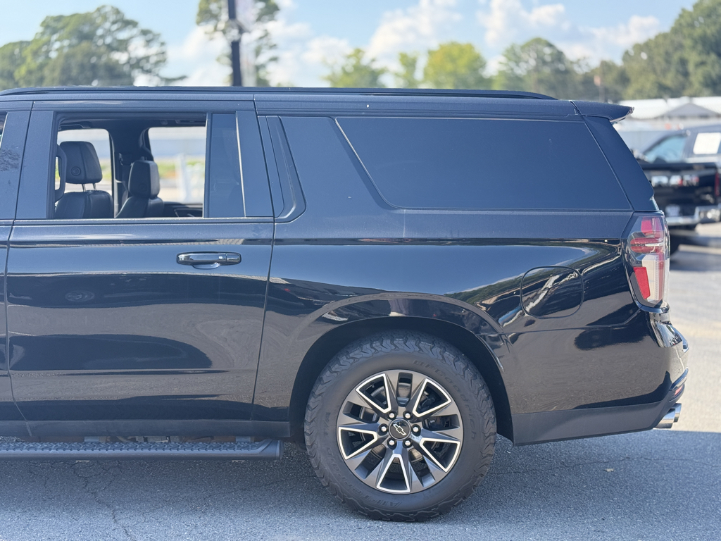 2023 Chevrolet Suburban Z71 photo 6