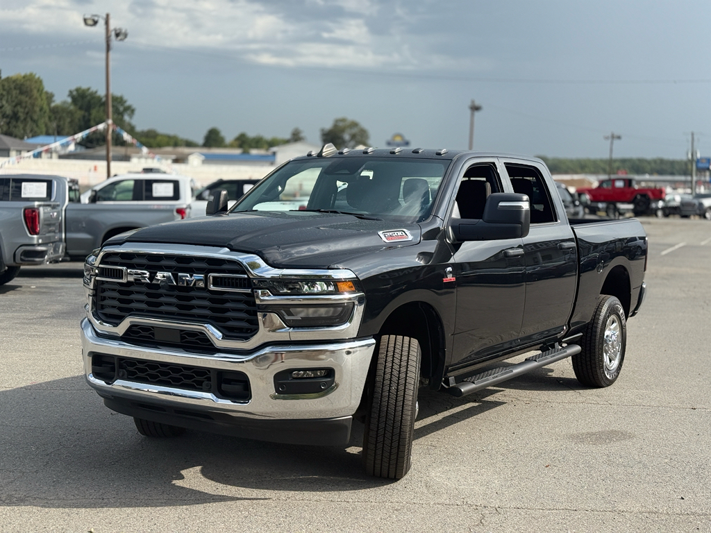 2025 Ram 2500 Tradesman photo 3