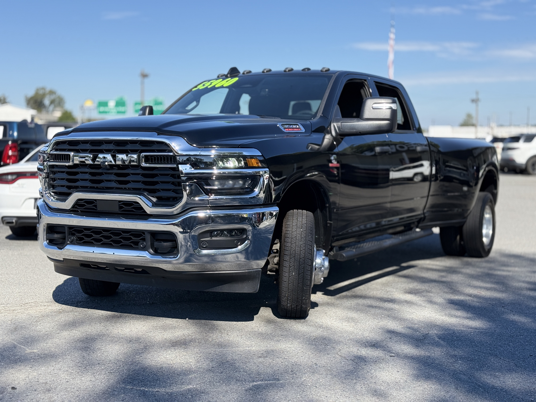 2025 Ram 3500 Tradesman photo 3