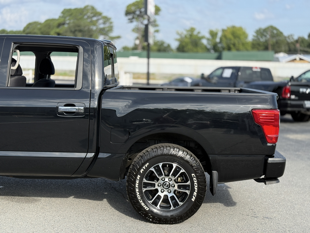 2021 Nissan Titan SV photo 6