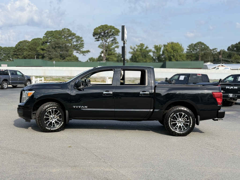 2021 Nissan Titan SV photo 4