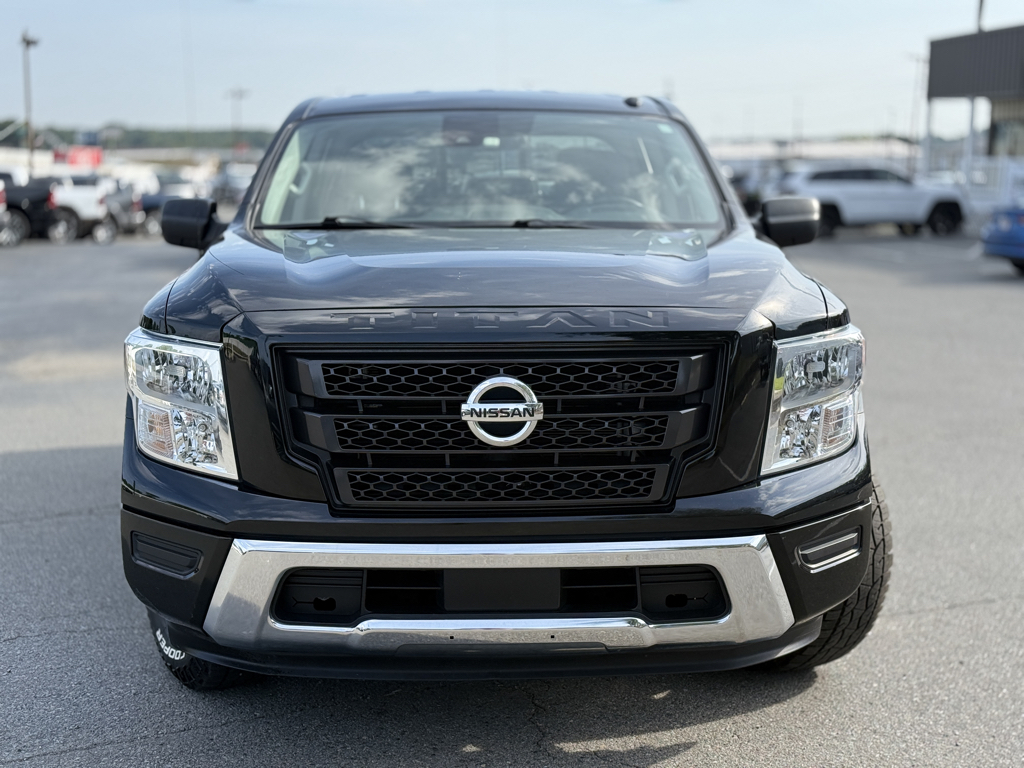 2021 Nissan Titan SV photo 2
