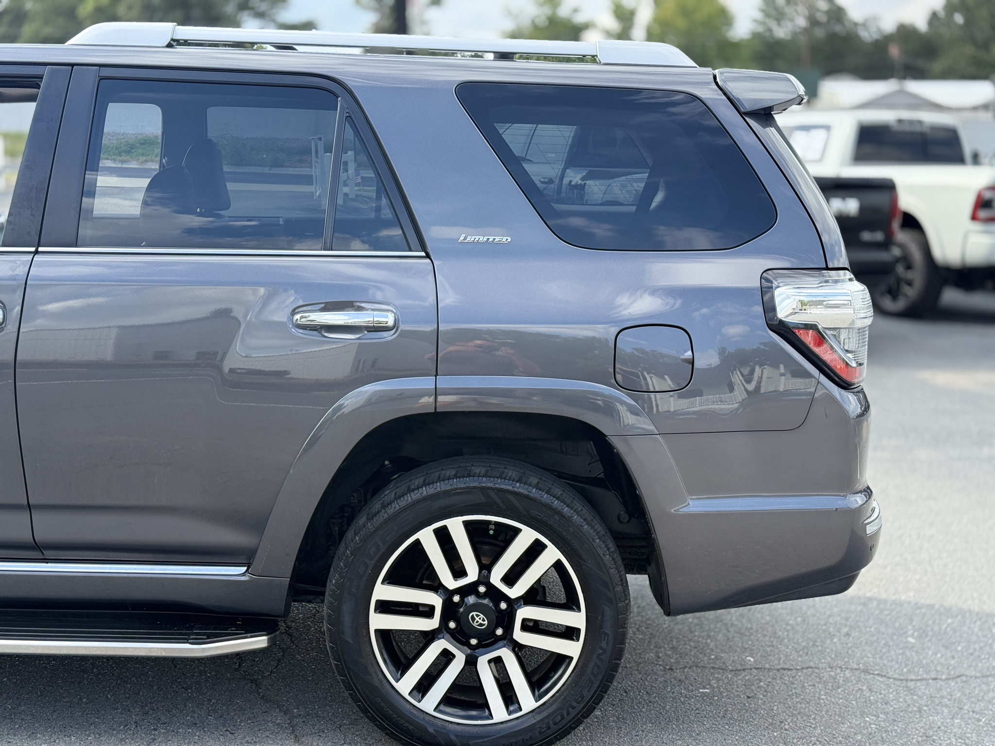 2018 Toyota 4Runner Limited photo 6