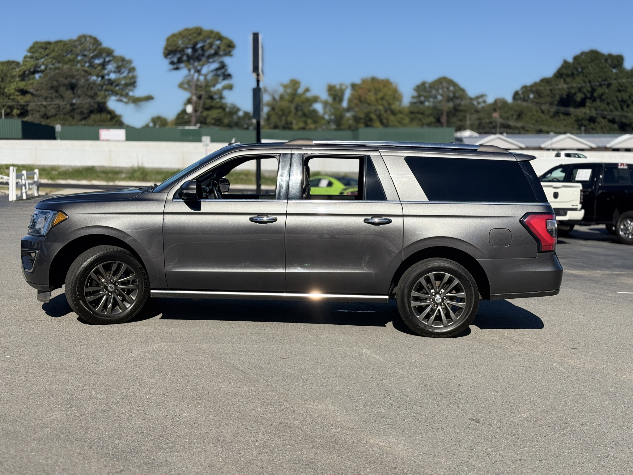 2021 Ford Expedition MAX Limited photo 4