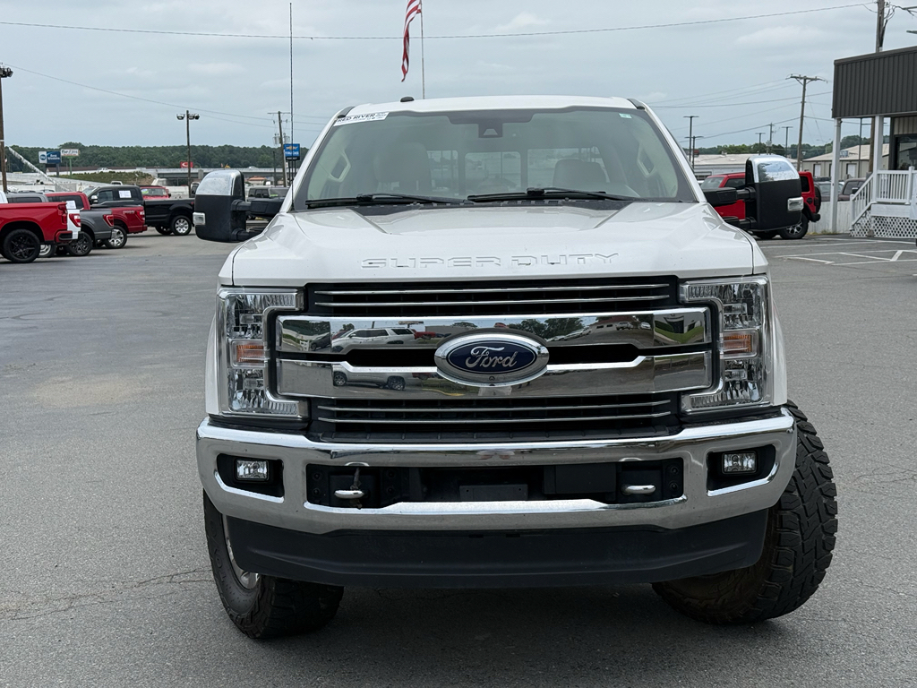 2017 Ford F-250 Lariat photo 2