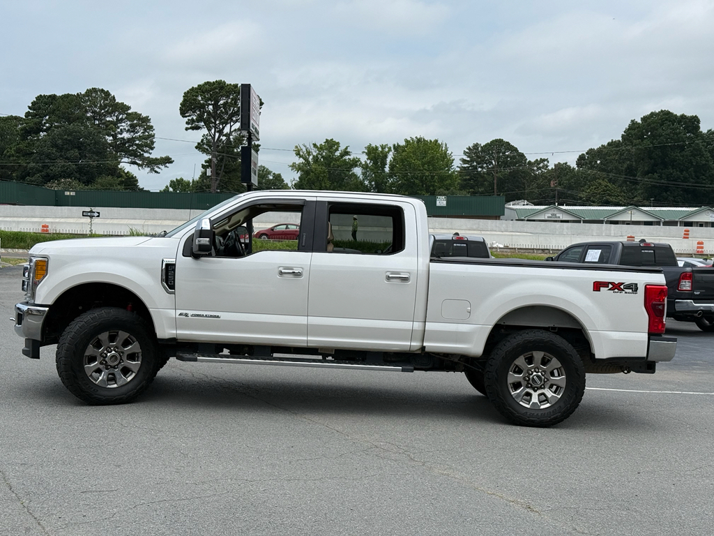 2017 Ford F-250 Lariat photo 4