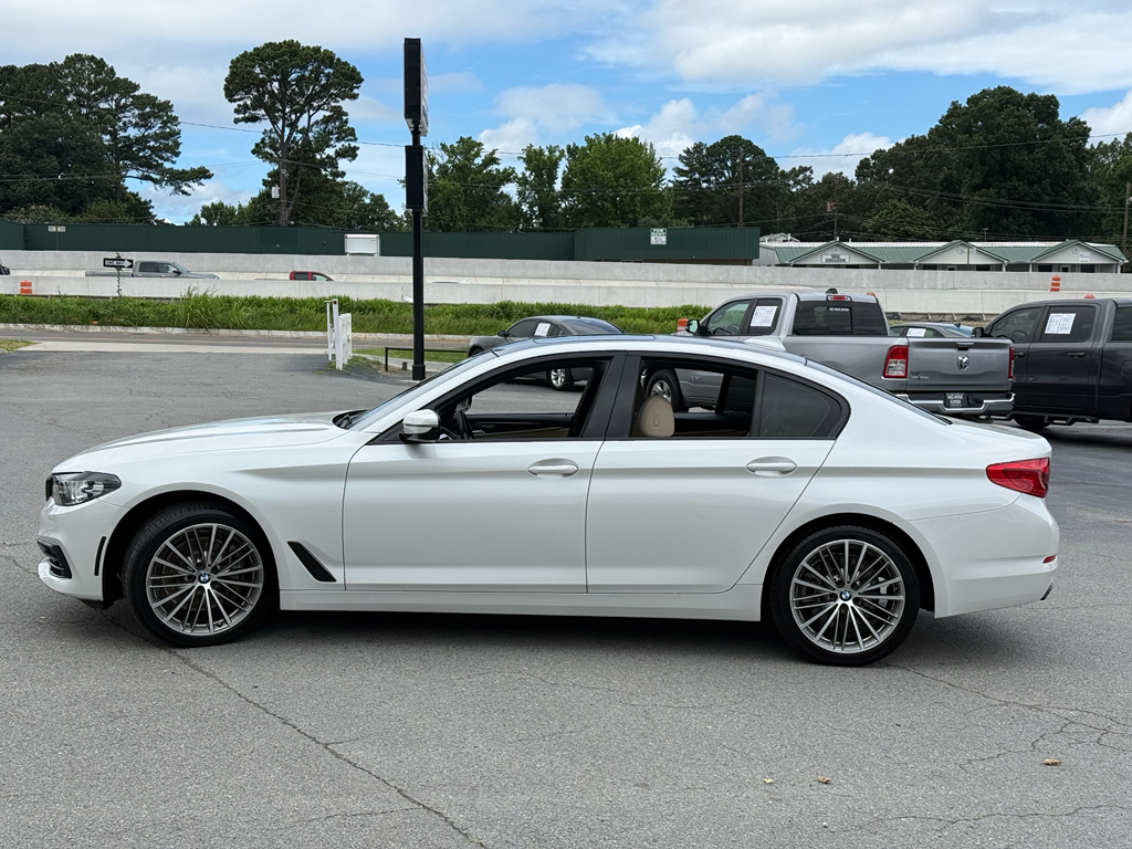 2020 BMW 5 series 540i xDrive photo 2