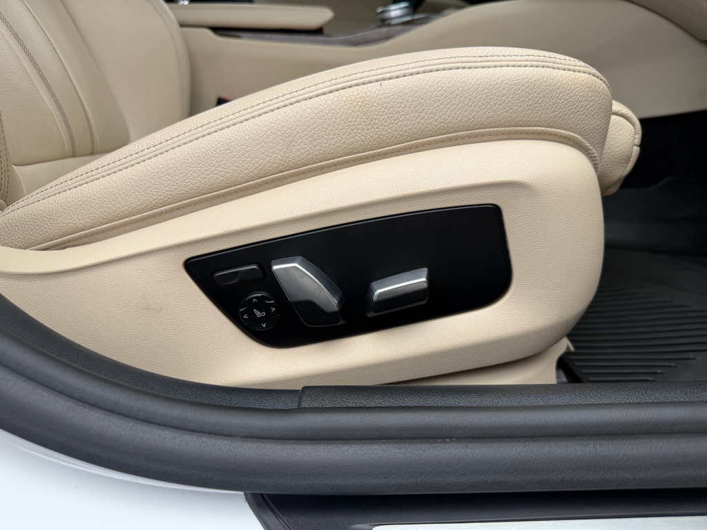 2020 Bmw 540i representative vehicle photo