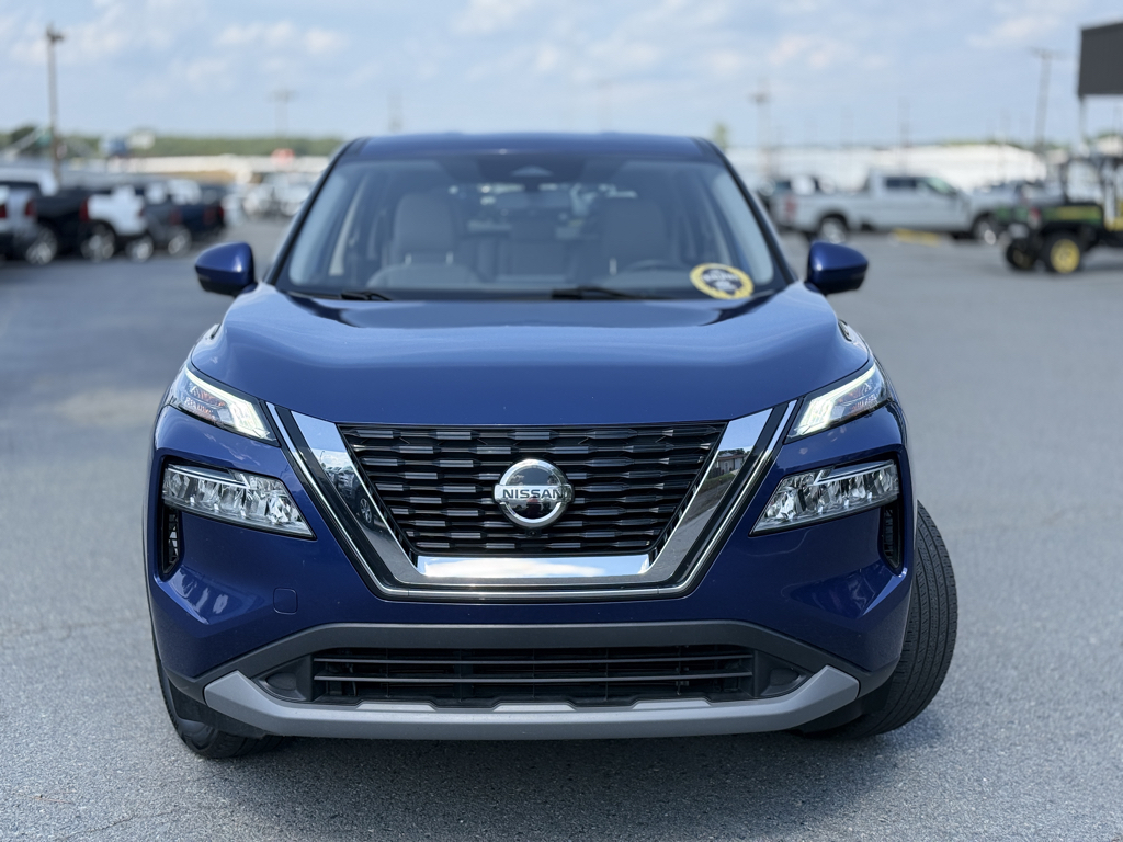 2021 Nissan Rogue SV photo 2