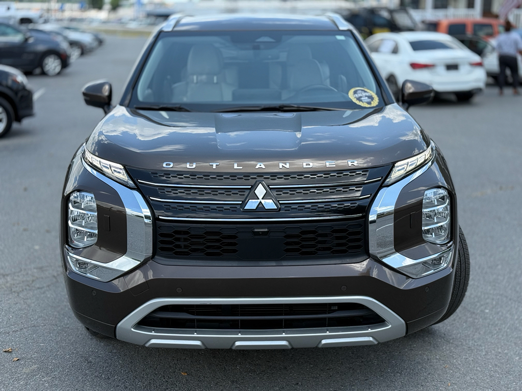 2022 Mitsubishi Outlander SEL photo 2