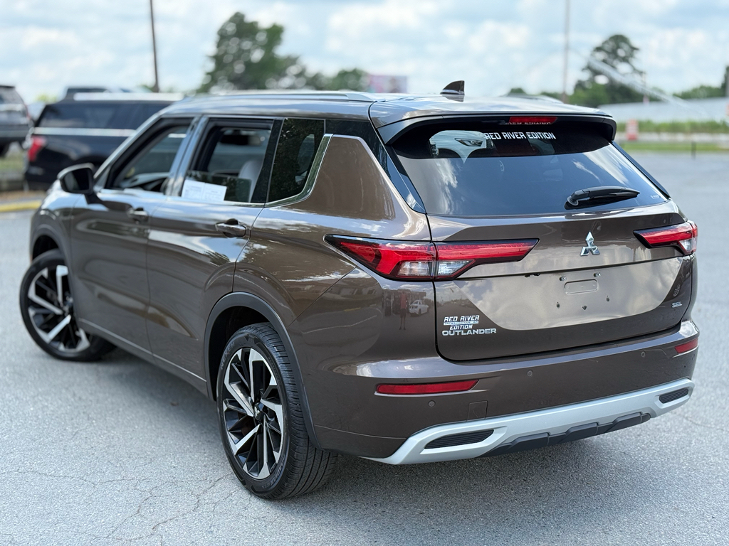2022 Mitsubishi Outlander SEL photo 5