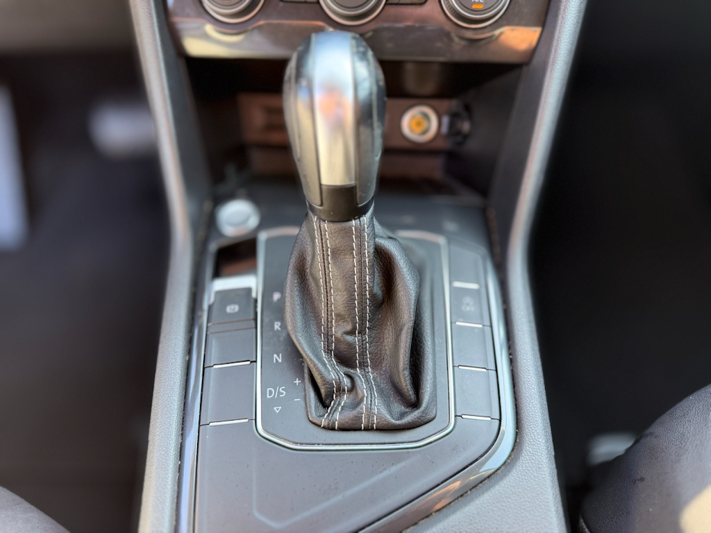 2021 Volkswagen Tiguan representative vehicle photo