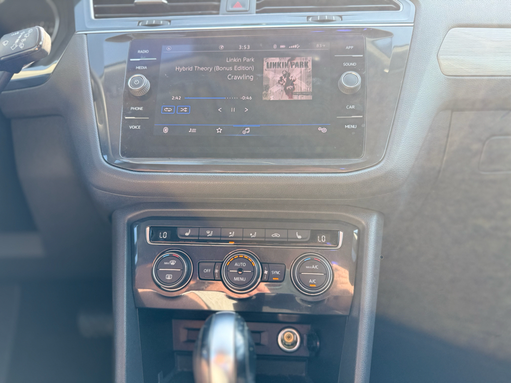 2021 Volkswagen Tiguan representative vehicle photo
