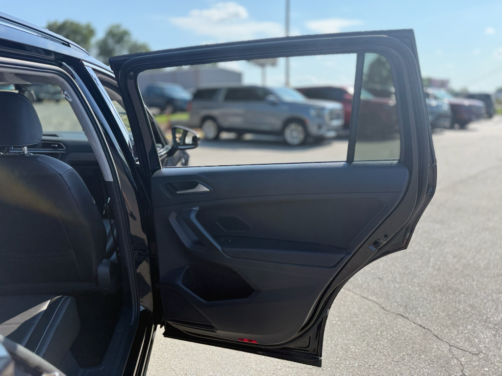 2021 Volkswagen Tiguan representative vehicle photo