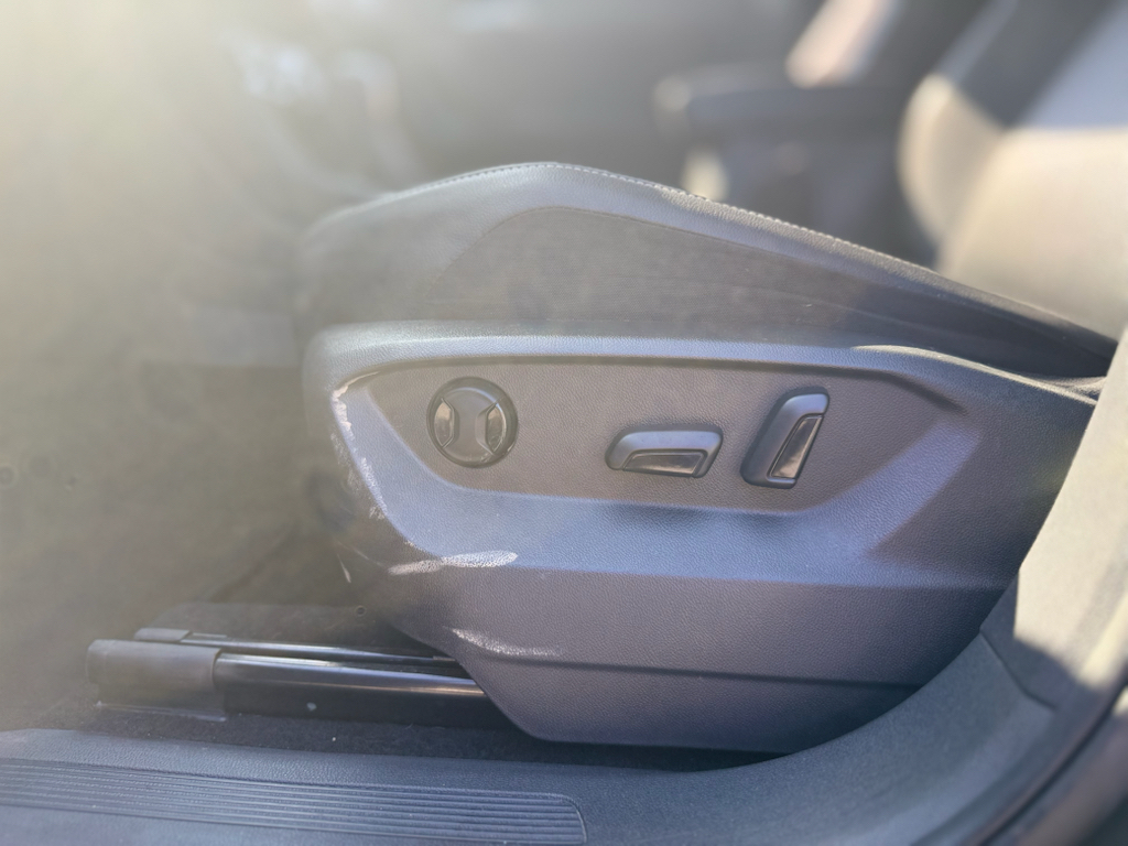 2021 Volkswagen Tiguan representative vehicle photo
