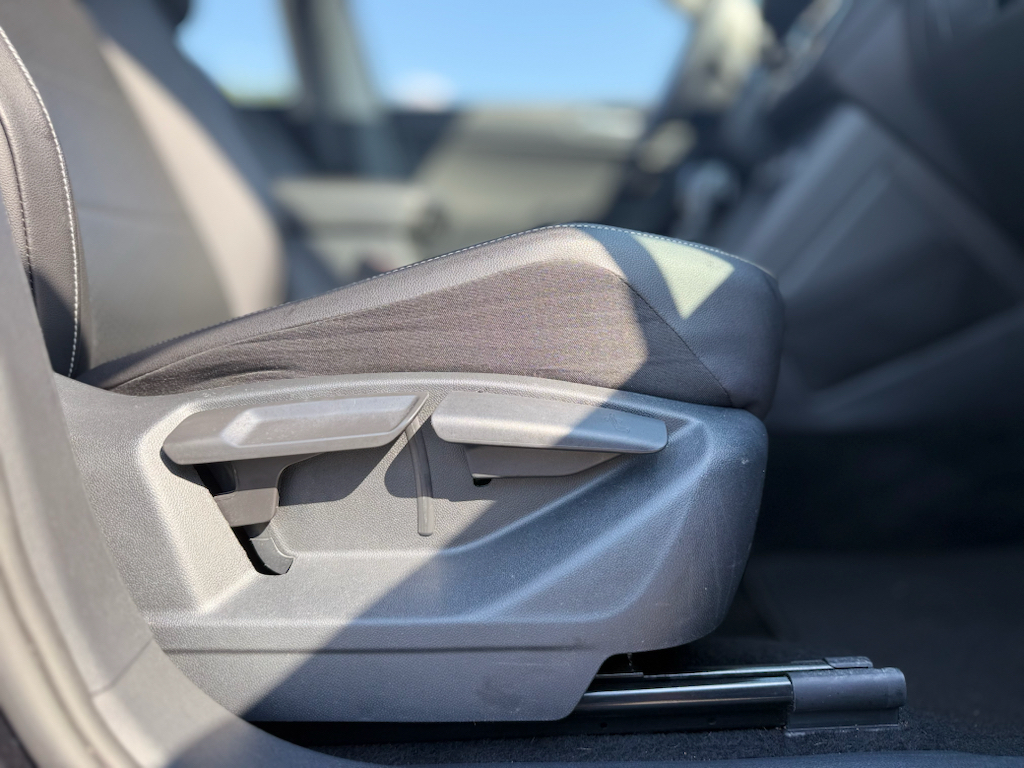 2021 Volkswagen Tiguan representative vehicle photo
