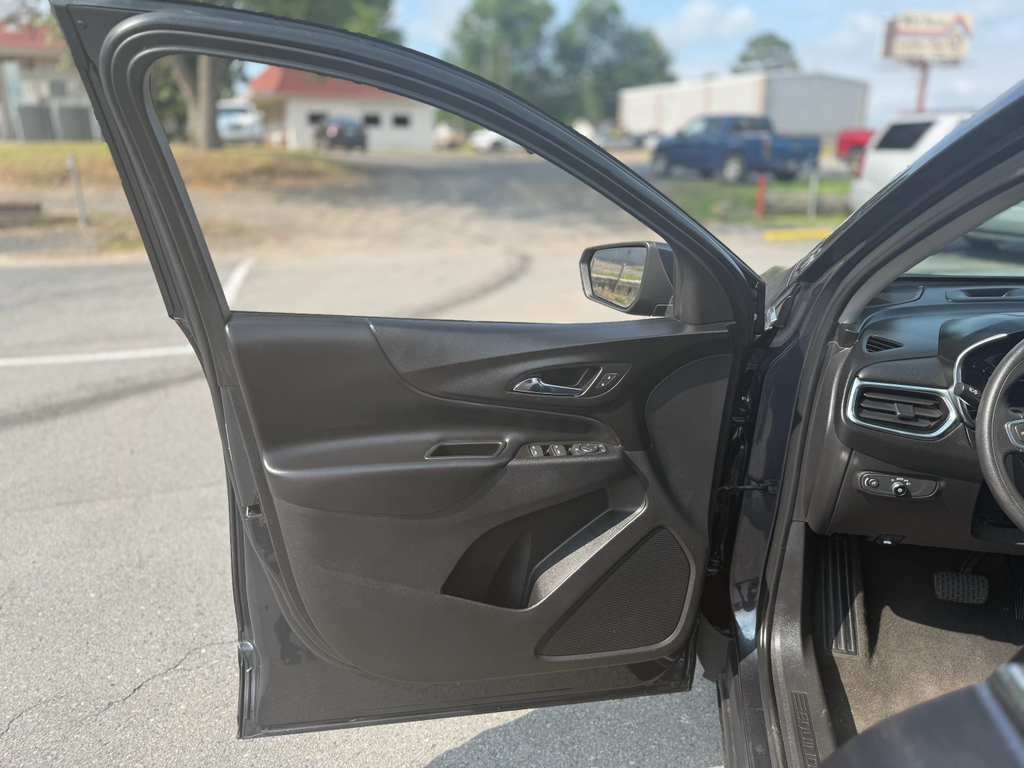 2022 Chevrolet Equinox representative vehicle photo