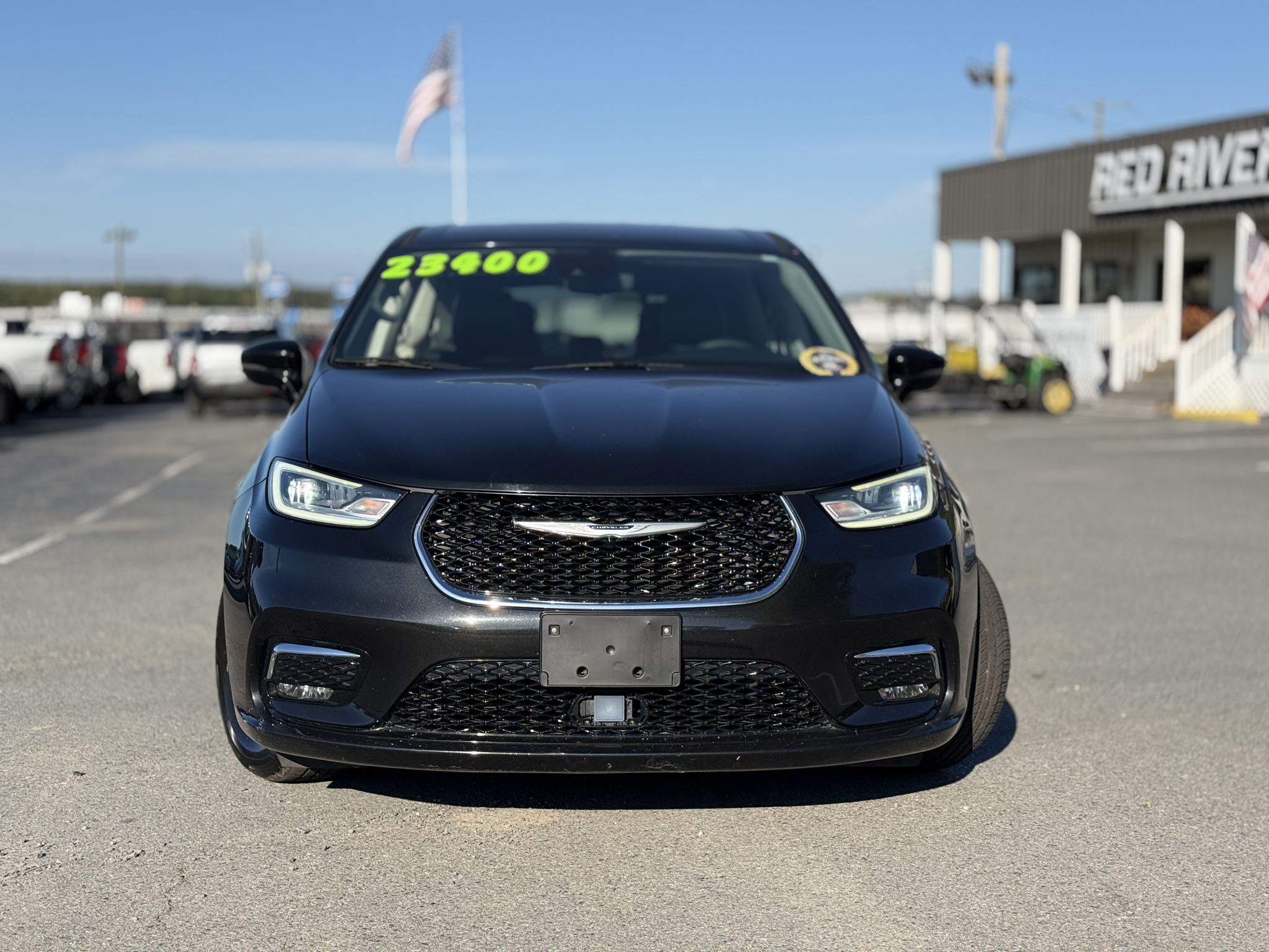 2024 Chrysler Pacifica Hybrid Select photo 2