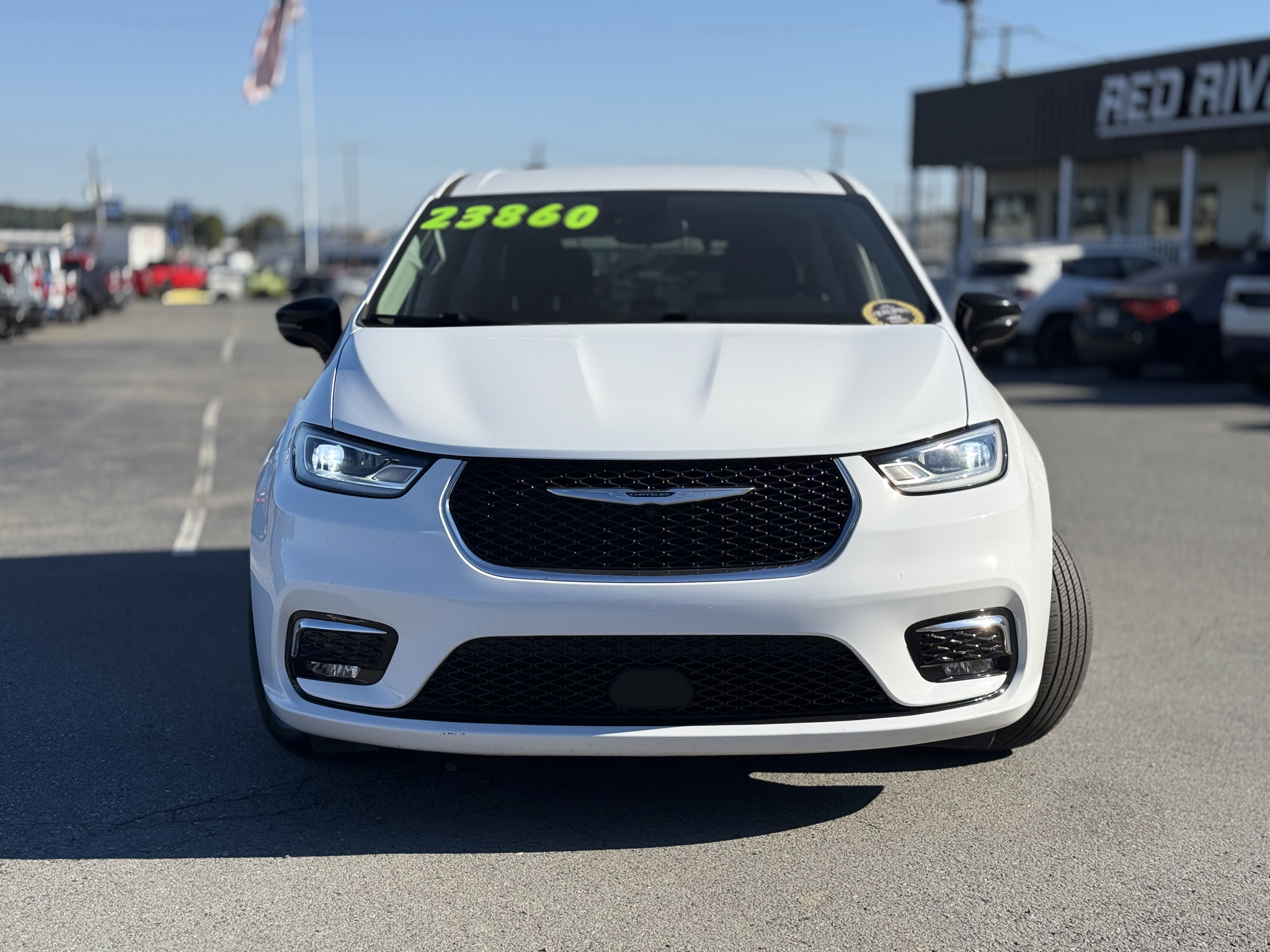 2024 Chrysler Pacifica Hybrid Select photo 2