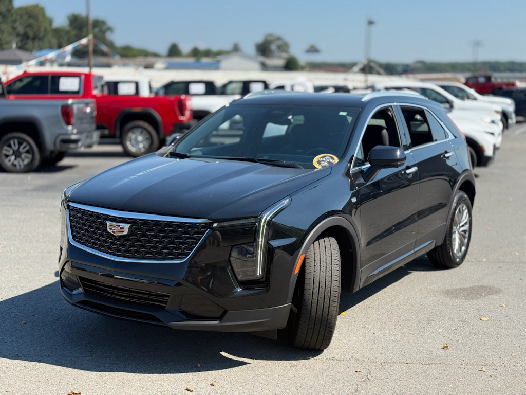 2025 Cadillac XT4 FWD Premium Luxury photo 3