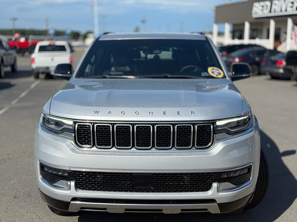 2024 Jeep Wagoneer L Series III photo 2