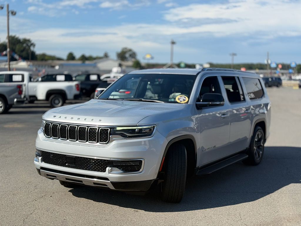 2024 Jeep Wagoneer L Series III photo 3