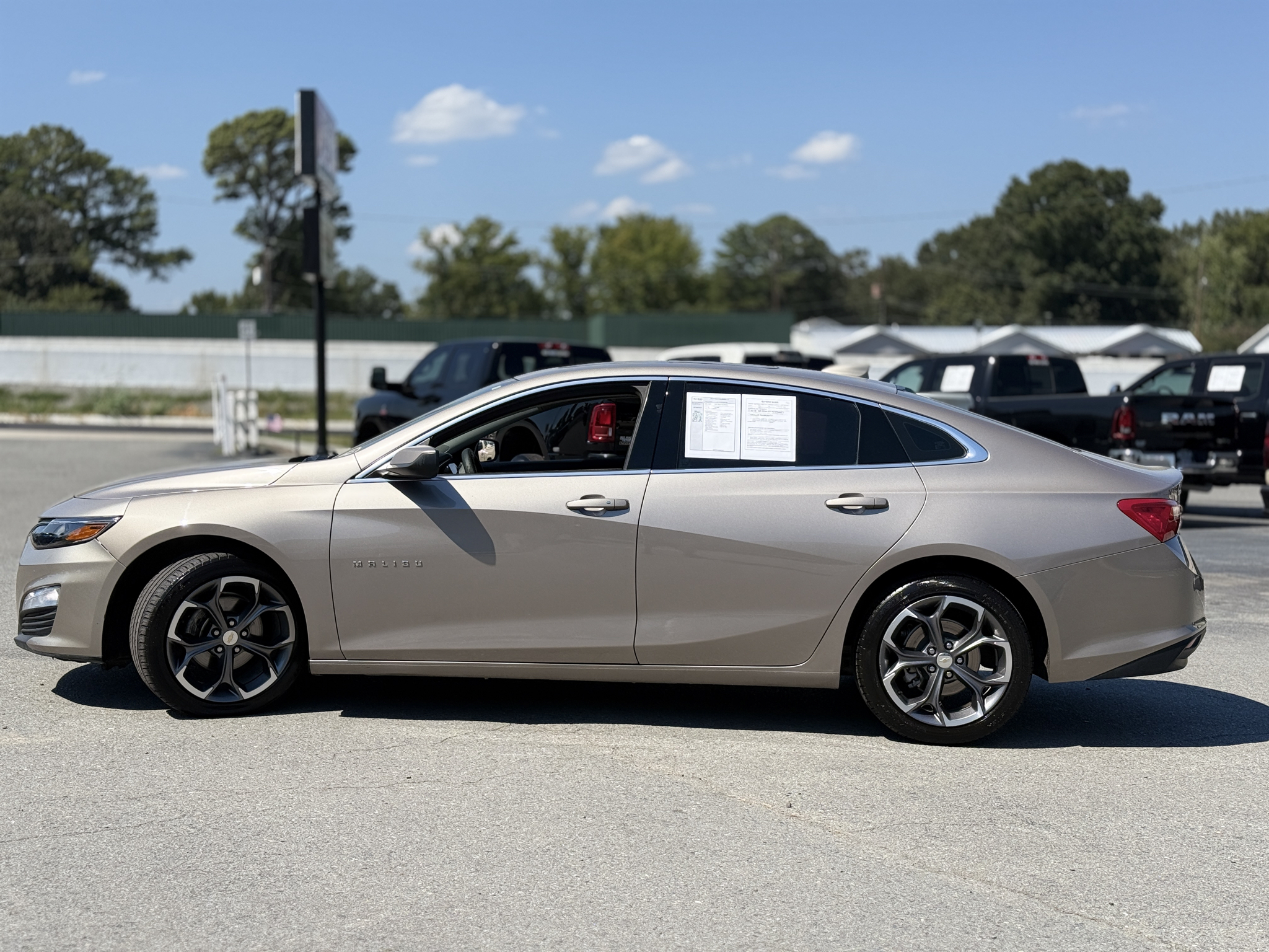 2024 Chevrolet Malibu LT photo 4