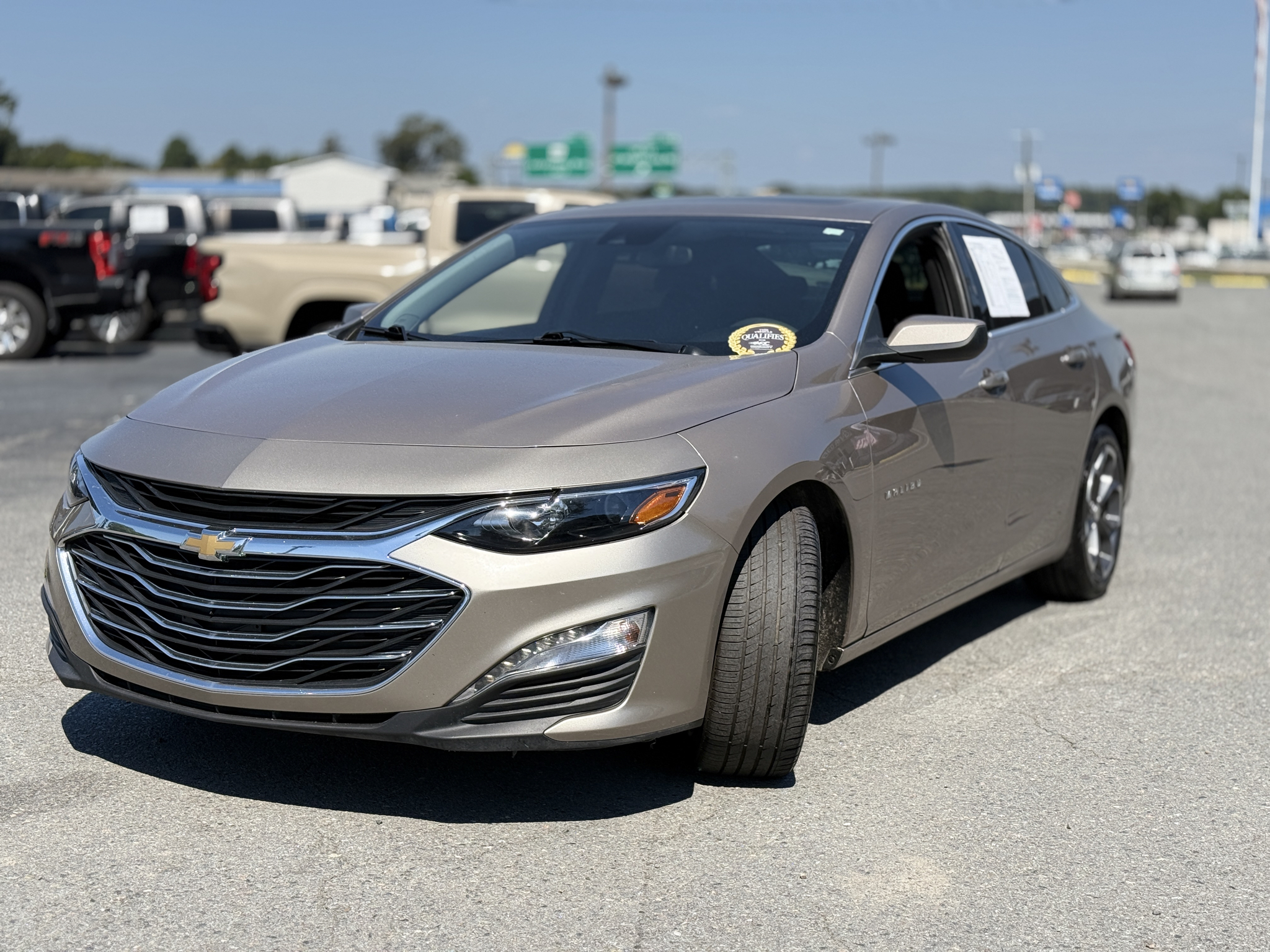 2024 Chevrolet Malibu LT photo 3