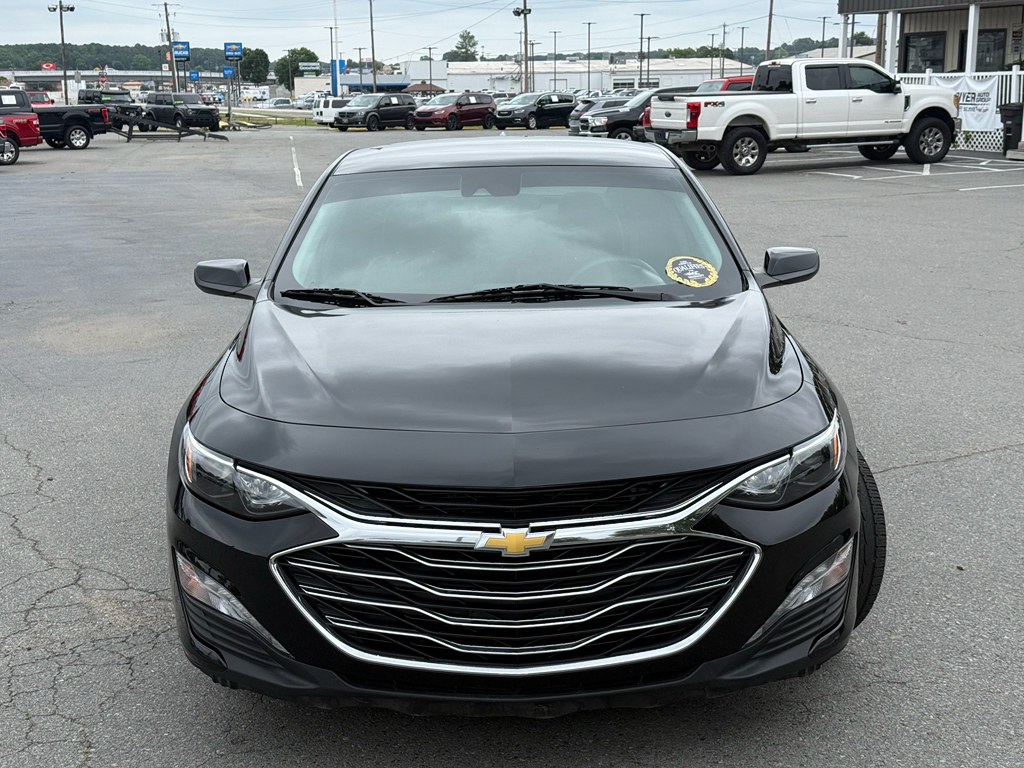 2023 Chevrolet Malibu LT photo 2