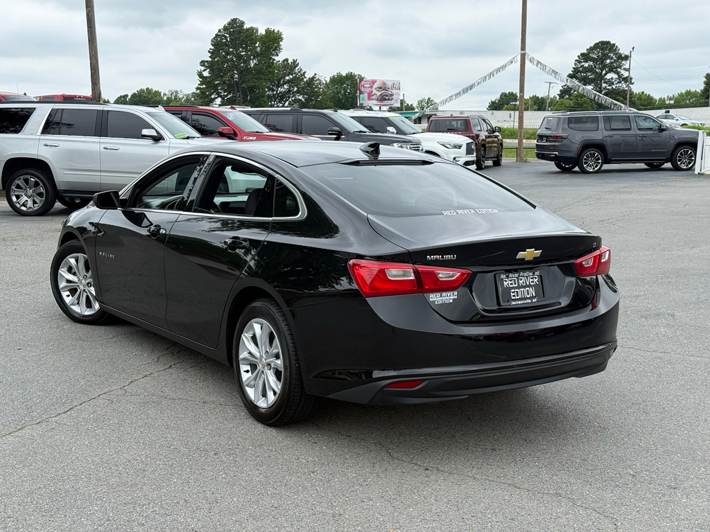 2023 Chevrolet Malibu LT photo 5