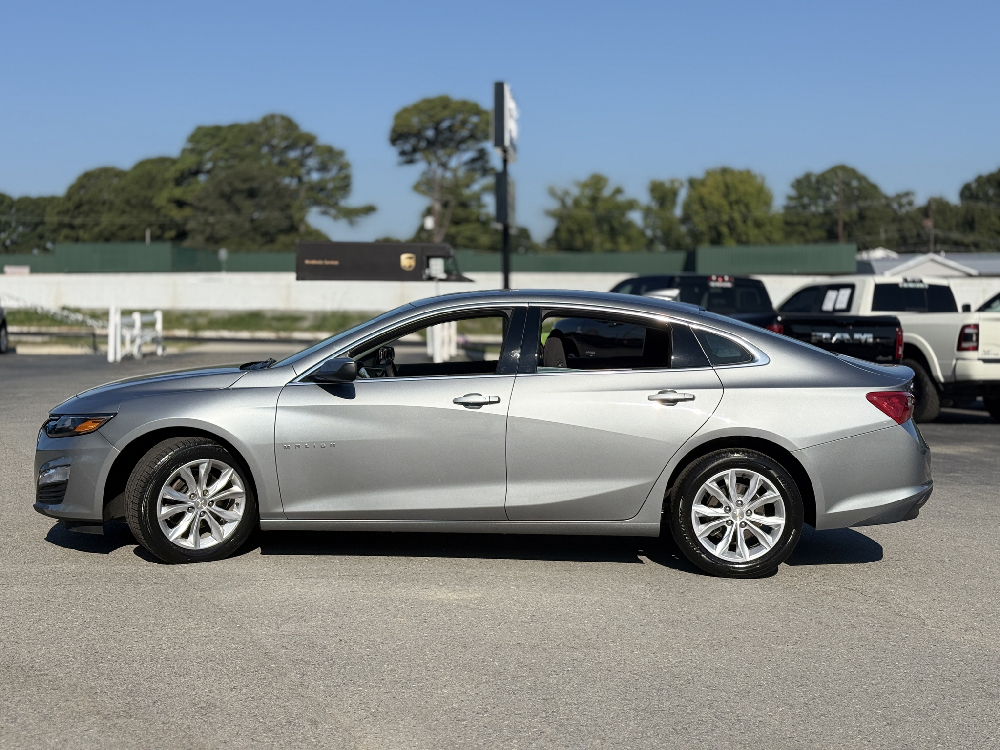 2023 Chevrolet Malibu LT photo 4