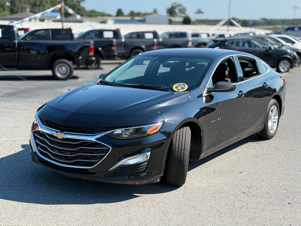 2023 Chevrolet Malibu LS photo 3
